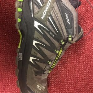 Salomon gortex hiking boots